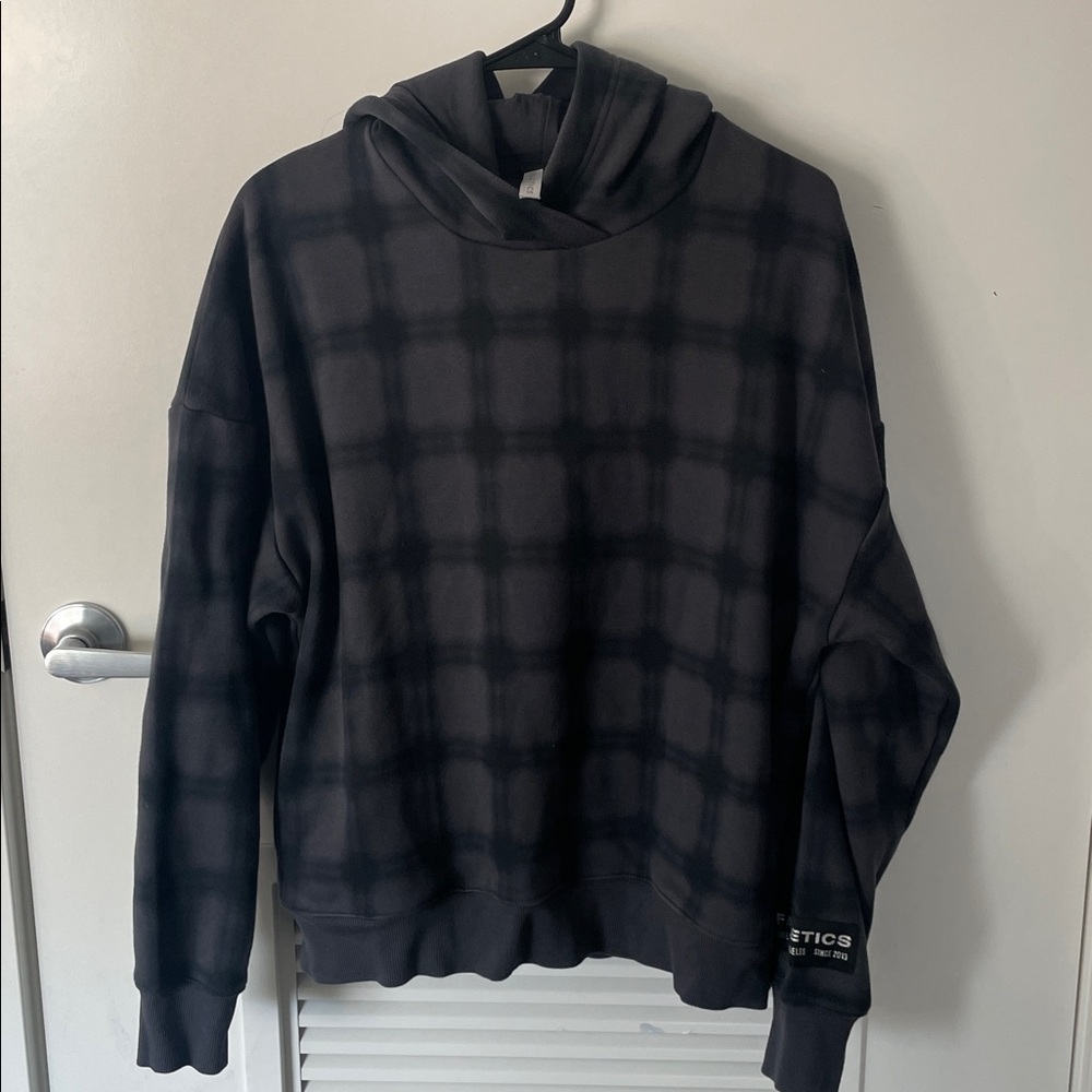 Fabletics oversized go to hoodie in midnight windowpane plaid women’s size small - Picture 5 of 5